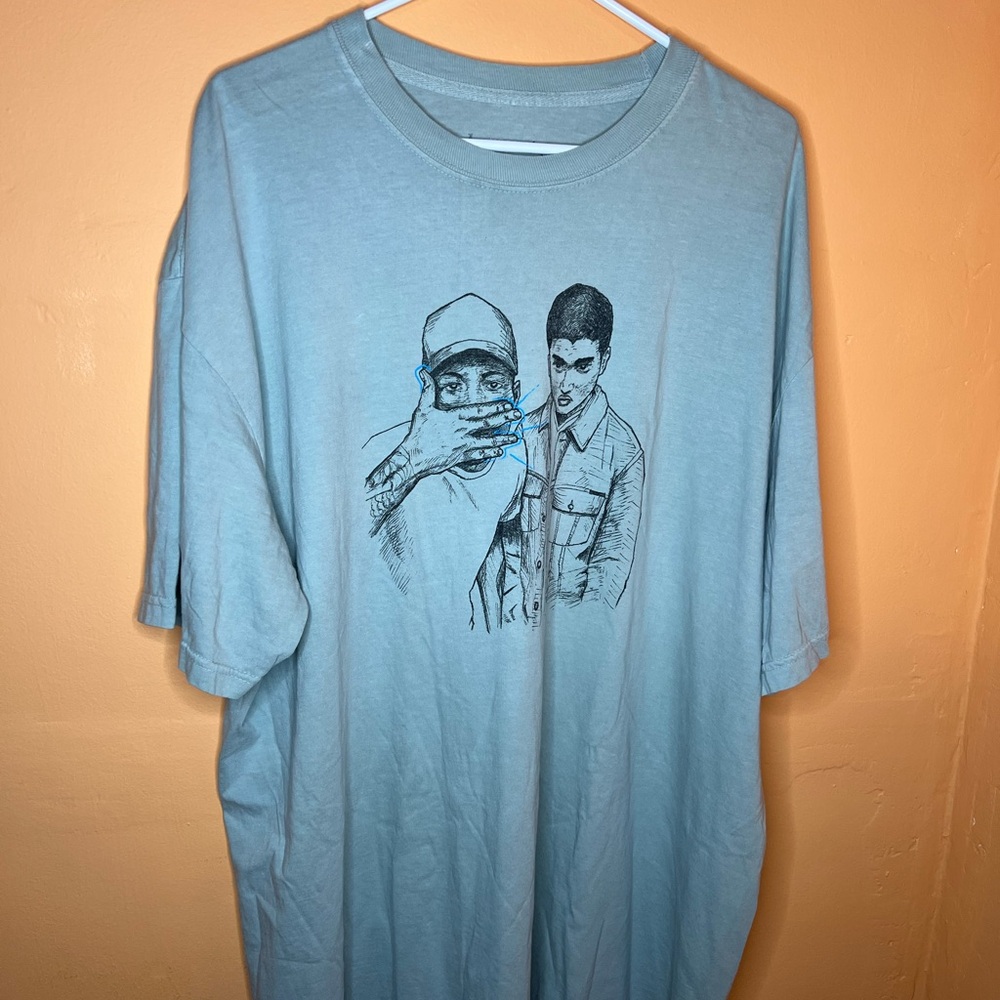 Urban Graphic Men's T-Shirt - Light Blue